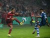 Jamal Musiala (FC Bayern Muenchen 42) im Zweikampf mit Lamine Diop (Bremer SV 14), GER, Bremer SV vs. FC Bayern Muenche