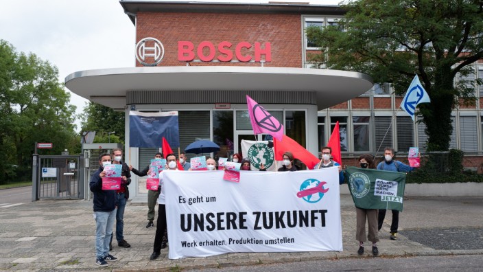 Arbeitsplätze bedroht: Mit Unterstützung von Klimagruppen kämpft die Belegschaft des Bosch-Werks in Trudering gegen die Schließung.