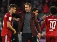 FC Bayern München: Josip Stanisic und Julian Nagelsmann nach dem Spiel gegen Hertha BSC