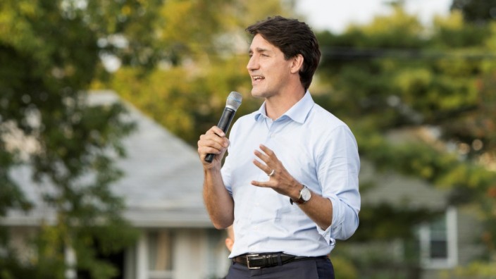 Prime Minister Justin Trudeau campaigns during Canadian 2021 election in Cornwall