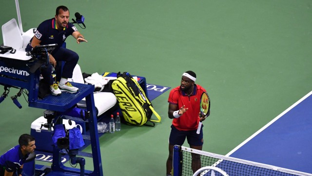 US Open: Ist die Zeit der Diskussionen im Tennis vorbei? Nicht unbedingt: Frances Tiafoe (rechts) debattiert mit dem Referee bei den US Open.