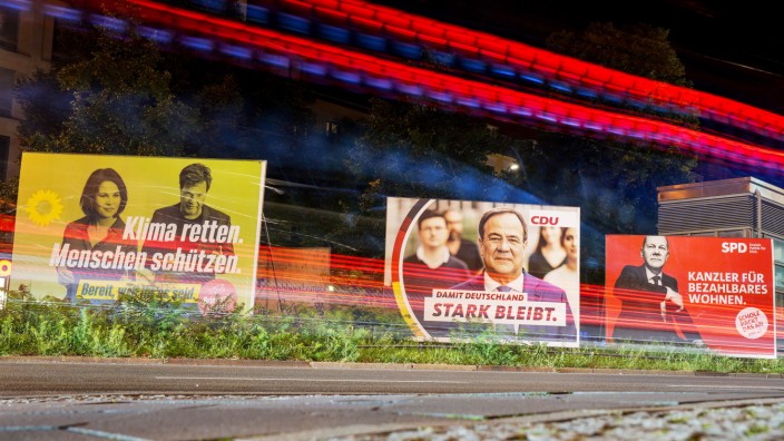 Bundestagswahl 2021: Wahlplakate mit Baerbock, Laschet und Scholz