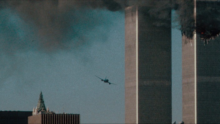 Filmstills aus der Doku-Serie "Turning Point: 9/11 und der Krieg gegen den Terror" (Netflix-Start am 3.9.21); © Netflix (auch online).