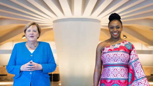 Angela Merkel und Chimamanda Ngozi Adichie