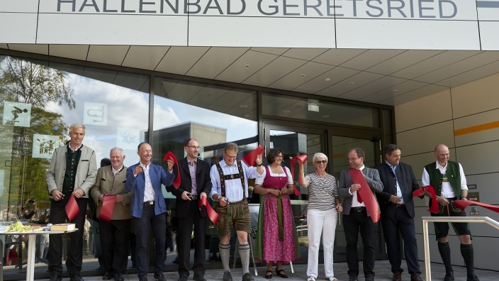 Geretsried eröffnet das interkommunale Hallenbad.