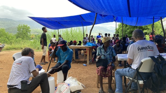 Katastrophenhilfe: Die Helfer von Humedica bauten eine mobile Krankenstation auf.