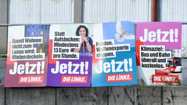 Wahlplakate - Bundestagswahl 2021 am 13.09.2021 in Oberhausen Diverse Wahlplakate der Partei Die Linke mit den Aufschrif