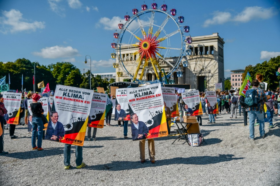 globaler Klimastreik von Fridays for Future in München Auftaktkundgebung am Königsplatz in München. Fridays for Future