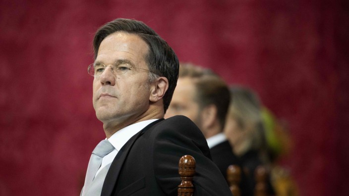 Krise: Premier Mark Rutte sonnt sich in der traditionellen Lobesrede von König Willem-Alexander.
