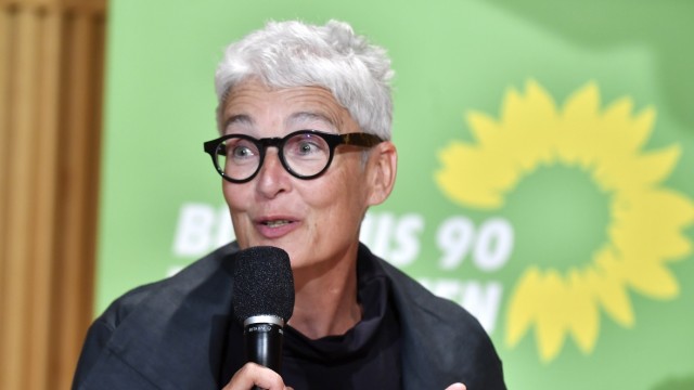 Wahlen in Bayern: Martina Neubauer sitzt mit Unterbrechungen seit 1994 im Bezirkstag.