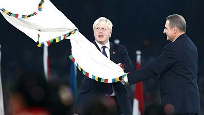 Olympische Sommerspiele 2012: Machen sich trotz der Finanzkrise keine Sorgen um Olympia 2012: Londons Büregrmeister Johnson (links) und IOC-Chef Rogge.