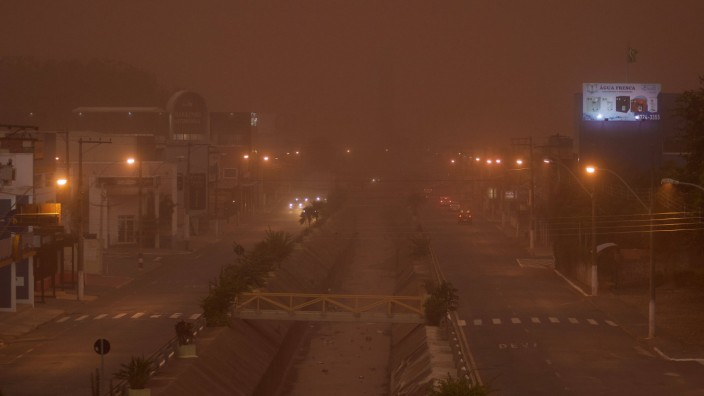 Brasilien, Stadt Franca nach langer Trockenheit in Staub gehüllt September 26, 2021, Franca, Sao Paulo, Brazil: Dust clo