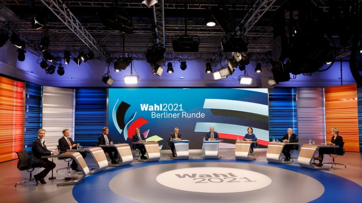 Lead Candidates Meet For Televised Discussion Following Initial Election Results