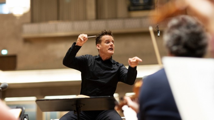 Konzertkritik: Dirigent Philippe Jordan bei der Probe mit dem Symphonieorchester des Bayerischen Rundfunks.