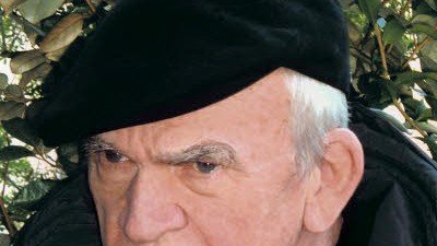 Vorwurf der Denunziation: Der öffentlichkeitsscheue Milan Kundera weist alle Vorwürfe zurück und klagt über den "Mord an einem Autor".
