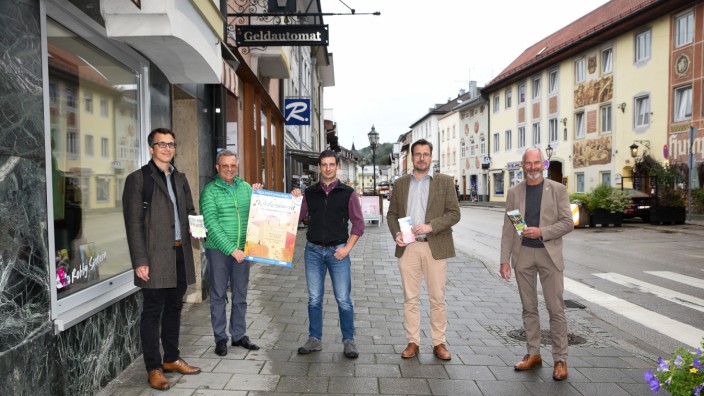 Stadtmarketing: Stefan Werner, Ernst Gröbmair, David Wehner, Hans-Joachim Kunstmann und Klaus Heilinglechner (v.li.) werben für Wolfratshausen.