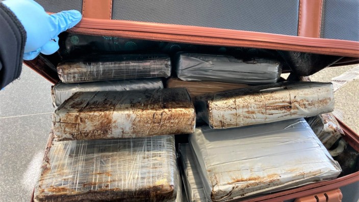 Koffer mit 22 Kilogramm Kokain entdeckt