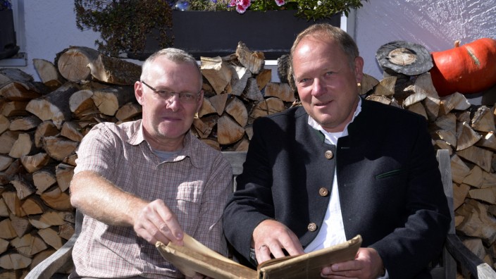 Lenggries: "Das ist bitter für uns": Stefan Knallinger (links) und Götz Keßler müssen mit ihrem Alpen-Club die Reiser-Wastl-Alm am Brauneck räumen.