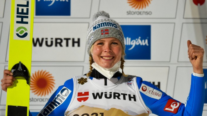 Gewicht im Sport: Maren Lundby im März beim Gewinn des WM-Titels von der Großschanze