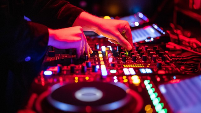 DJ-Kultur in München: Mehr als 2500 "küstlerische" DJs haben im Harry Klein bereits aufgelegt.