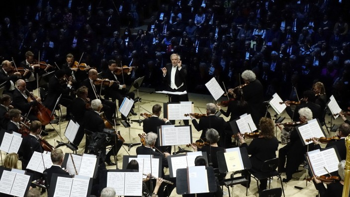 Isarphilharmonie: Die Münchner Philharmoniker beim Konzert unter der Leitung von Dirigent Valery Gergiev zur Eröffnung der Isarphilharmonie.