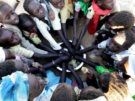 Flüchtlingskinder in Darfur; AFP