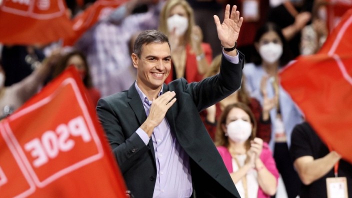Spanish Prime Minister and Socialist Party s leader, Pedro Sanchez, greets during the last day of 40th Spanish ruling S
