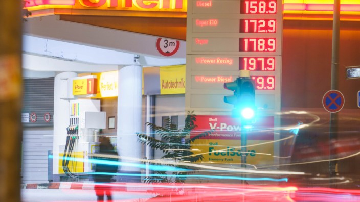 Kraftstoffpreise: Fast 40 Cent Unterschied zwischen dem teuersten und dem billigsten Tag: Der Spritpreis hatte dieses Jahr starke Ausschläge.