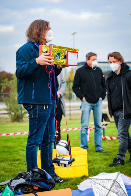 GARCHING: Satellitentechnik-Gruppe der TU München testet eigenen Satelliten mittels Stratosphärenballons