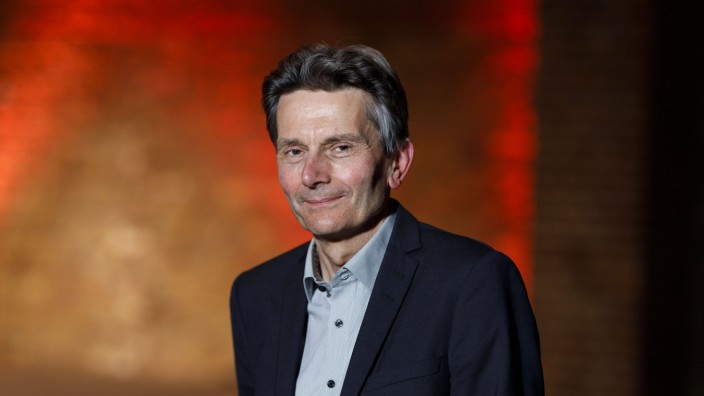 Rolf Mützenich bei der Verleihung des Hans-Böckler-Preis 2021 in den Balloni Hallen in Köln Ehrenfeld. Köln, 26.08.2021