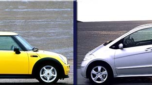 A-Klasse läuft aus: Könnten bald Geschwister sein: der Mini von BMW und die A-Klasse von Mercedes.