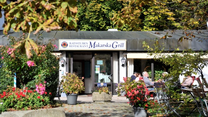 Bürgerentscheid in Feldafing: Auf dem Areal der Gaststätte "Makarska Grill" in Feldafing könnte der Neubau der Freiwilligen Feuerwehr entstehen. Dagegen regt sich aber Widerstand.