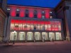 Nach Zwangsschließung: Bayerische Bühnen leuchten aus Protest rot