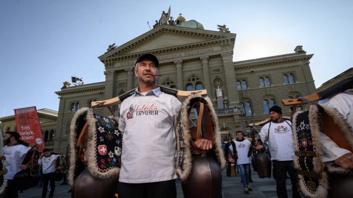 Schweiz: Die Freiheitstrychler sind stets bei den Corona-Protesten dabei.