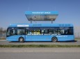 Herten, Nordrhein-Westfalen, Deutschland - Wuppertaler Wasserstoffbus tankt H2 Wasserstoff an einer H2 Wasserstofftankst