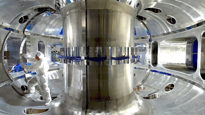Südkorea stellt Forschungsanlage zur Kernfusion fertig