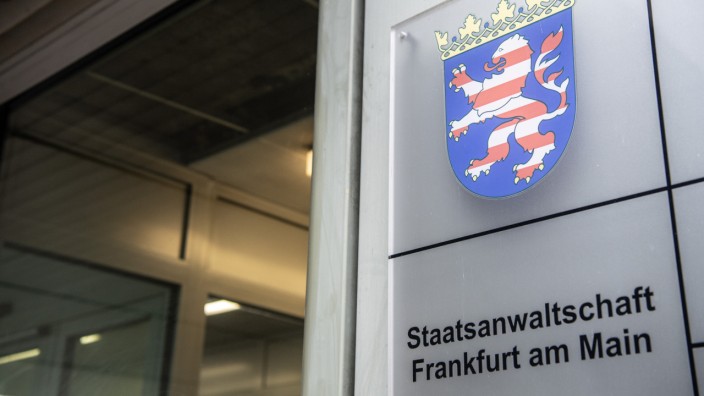 "NSU 2.0": Die Staatsanwaltschaft in Frankfurt am Main hatte im Zusammenhang mit den "NSU 2.0"-Drohschreiben die Ermittlungen gegen ein Ehepaar aus Landshut aufgenommen. Nun wurde das Verfahren eingestellt.