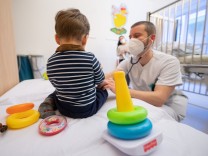 Atemwegsinfekte: RSV-Infektionen bei Kindern nehmen deutlich zu