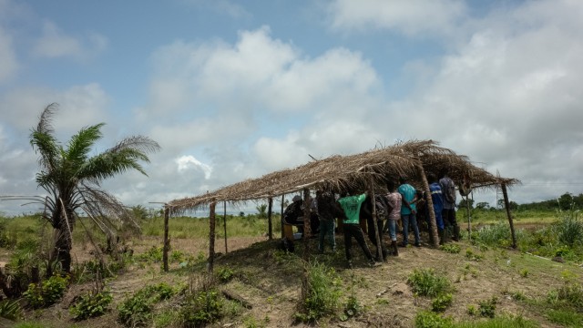 Hilfe zur Selbsthilfe: Auf der Farm bauen an die 20 lokale Arbeitskräften Lebensmittel an: Okra, Wassermelone und Mais.