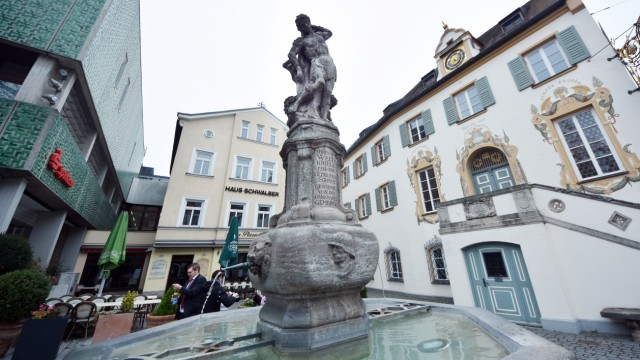 Gedenken in Biburg: Der Brunnen in Bruck erinnert an die Gefallenen.