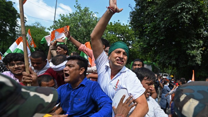 Bauernproteste in Indien: Bauernproteste in Indien haben nach dem gewaltsamen Tod von neun Menschen bei einer Demonstration in Uttar Pradesh auch wieder die Hauptstadt Delhi erreicht.