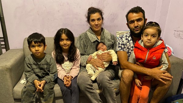 Foto von der Familie, die in meiner für nächste Woche eingeplanten Griechenland-Flüchtlings-Geschichte vorkommt: Mohammad Nasim Omari
