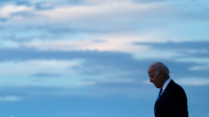 Virginia: Bei Republikanern verhasst, von vielen der eigenen Leute nicht unbedingt geschätzt: Präsident Joe Biden hat mit schwindenden Beliebtheitswerten zu kämpfen.