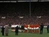 Fußball, WM 1966, Finale in Wembley, England - Deutschland 4-2 n.V. Die Spieler aus England und Deutschland nehmen vor d