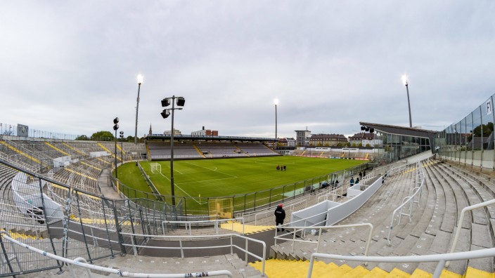 Panorama - Blick ins Stadion rund eine Stunde vor Anpfiff. 02.10.2020, Fussball, GER, 3. Liga, Saison 2020/21, 3. Spielt; Grünwalder