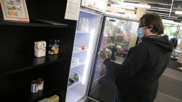Fairteiler-Kühlschrank im Gebrauchtwaren-Kaufhaus Diakonia