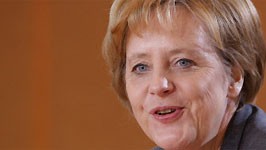Angela Merkel im Interview: Merkel: "Es darf keine blinden Flecken mehr geben, in deren Schutz sich Risiken unbeobachtet aufbauen."