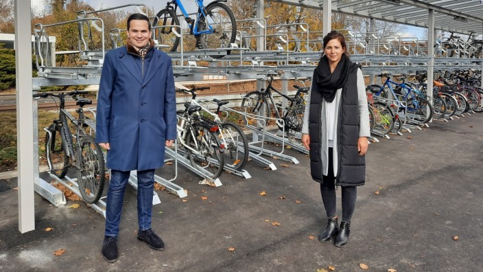 Gemeinde Türkenfeld: S-Bahnhof Türkenfeld: Fahrradständer erneuert â€" staatlicher Zuschuss macht Projekt möglich / Beitrag zur Mobilitätswende