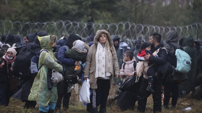 Flucht und Migration: Wie umgehen mit der Notlage der Migranten an der belarussischen Grenze zu Polen? Die Frage beschäftigt die Ampel-Parteien in ihren Koalitionsgesprächen.