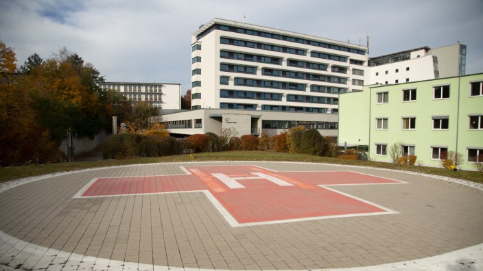 FREISING: Kreisklinikum - Krankenhaus - Aussenansicht